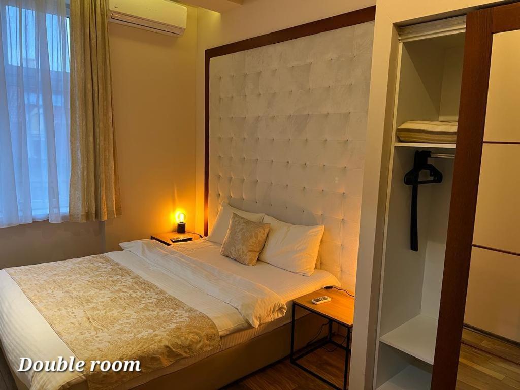 Metropoliten Rooms Belgrad Exterior foto