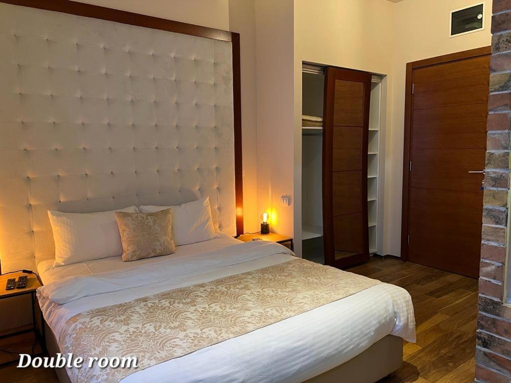 Metropoliten Rooms Belgrad Exterior foto